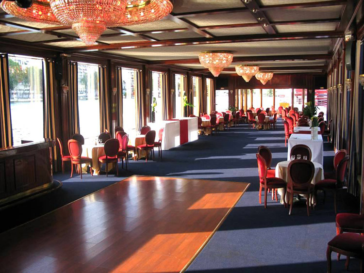 Bateau à roue Seine